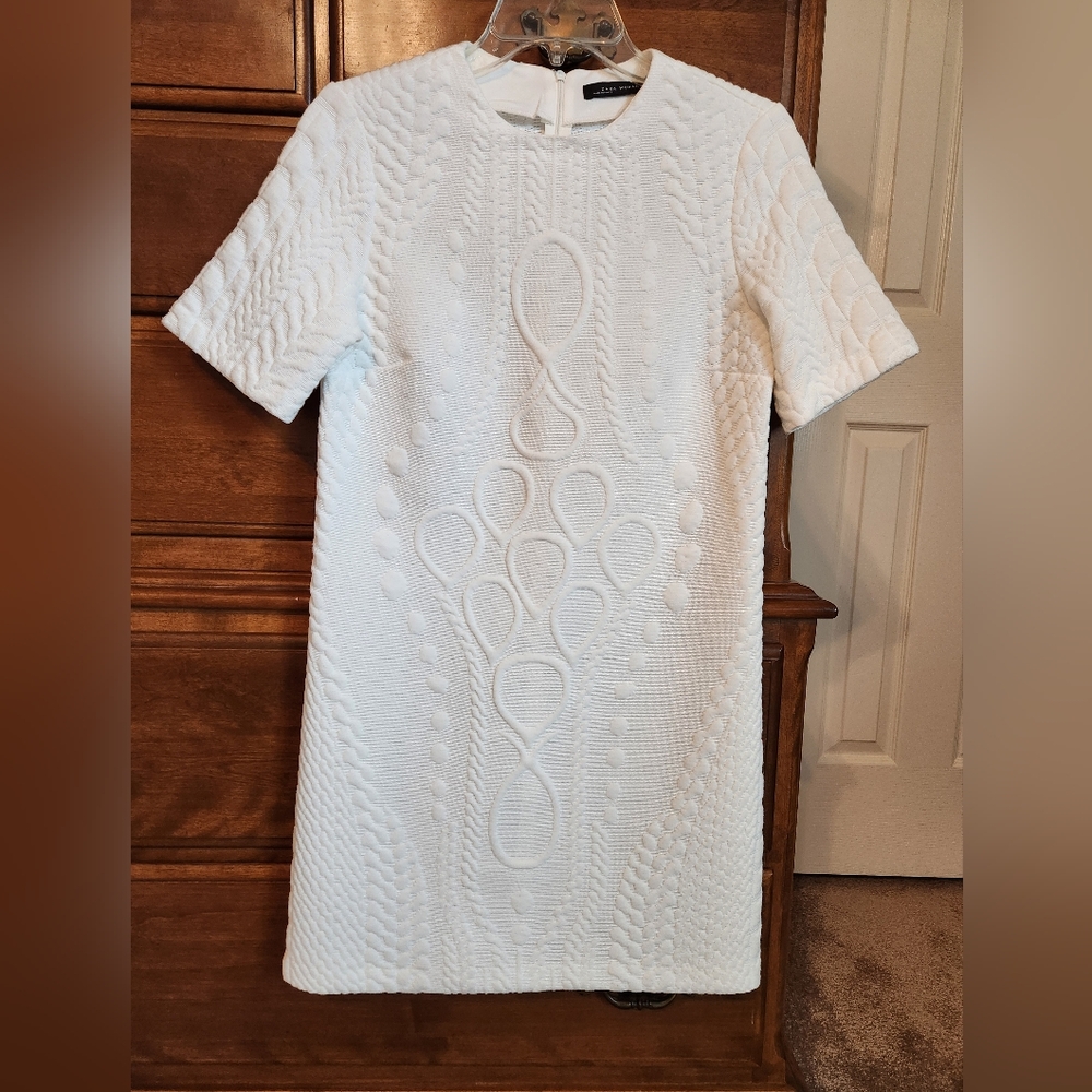 Zara WomanWhite Textured Shift Dress
